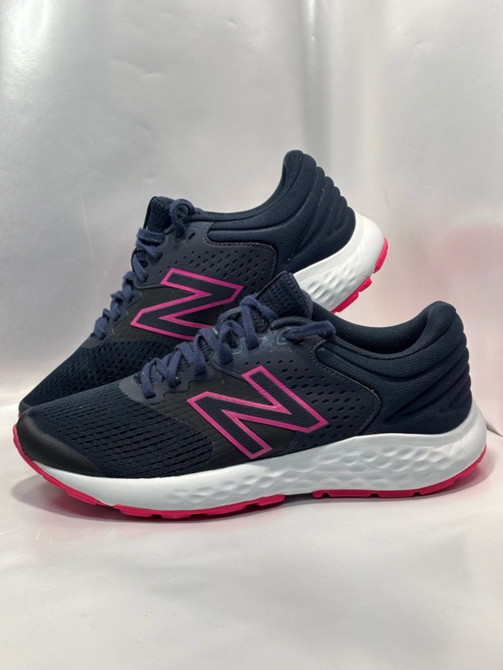 New Balance Women's US Size 7.5 520 Blue/Pink/White Running Shoes